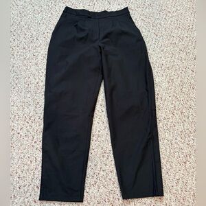 Lululemon women’s essential high rise trouser